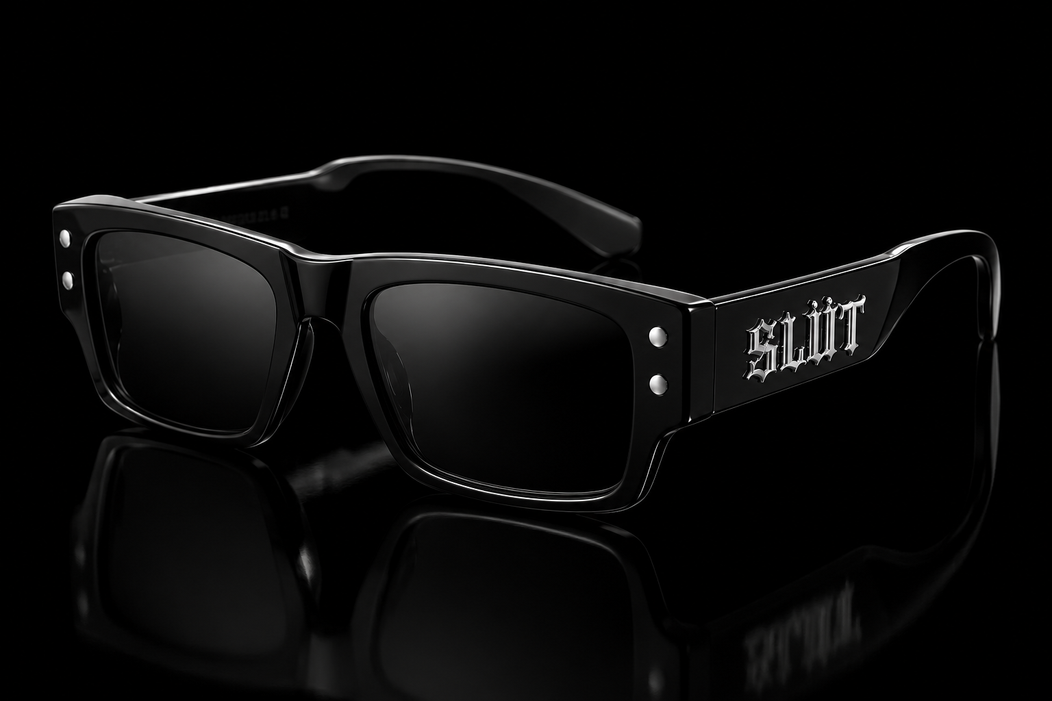 SLÜT Clear Square Optical Glasses Detail
